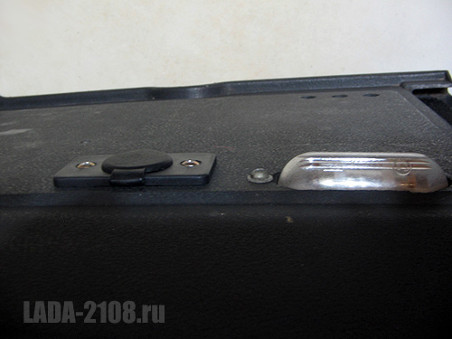 Вид на розетку в багажнике ВАЗ-2108