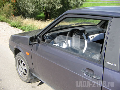 LADA Samara с панелью приборов с белыми вставками